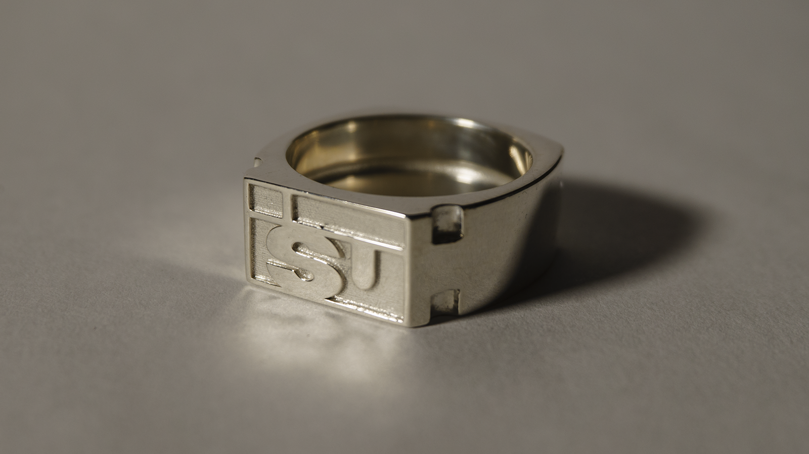 DSC07847_ps1-ISU-silver1a.png