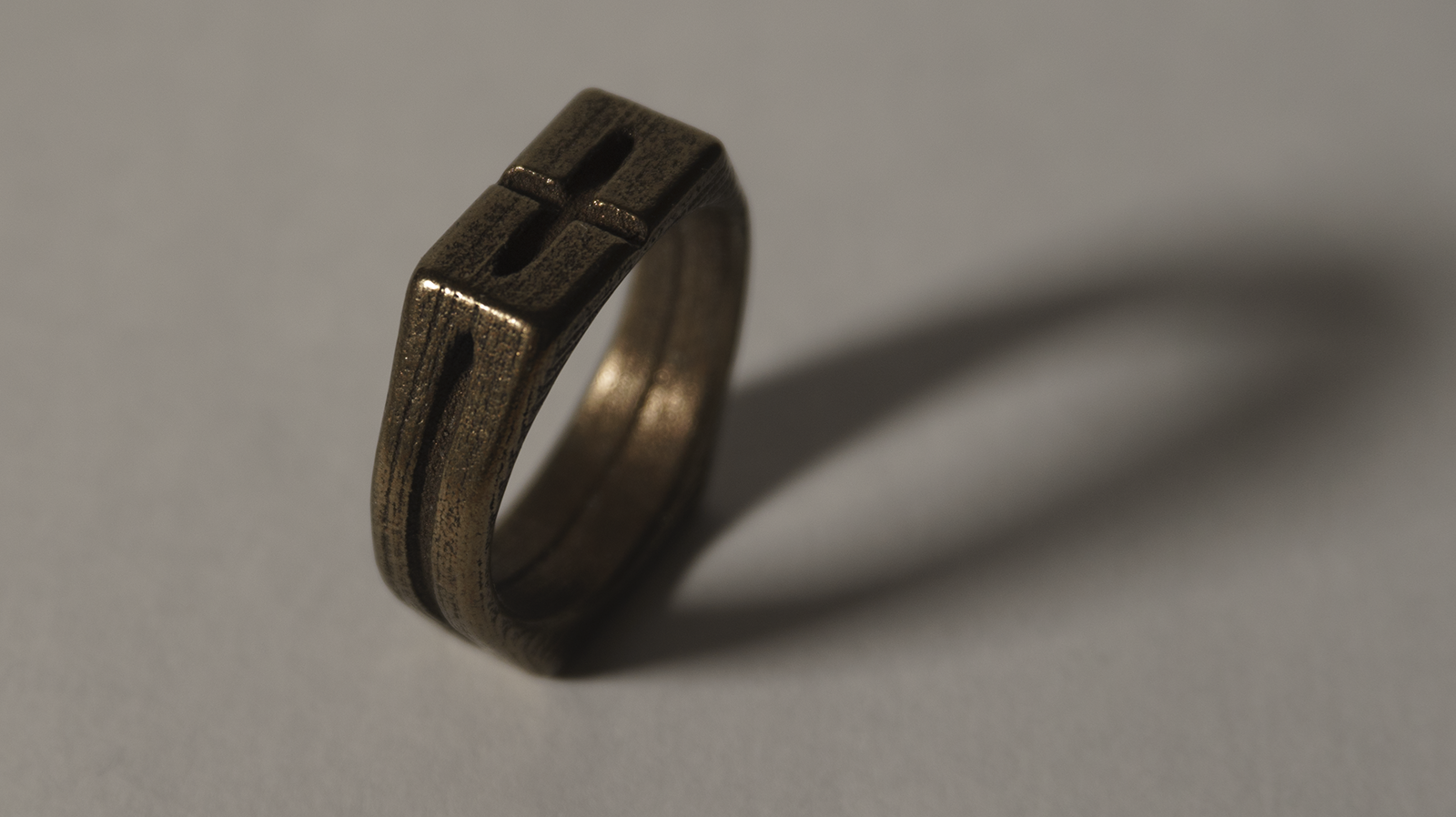bronze-steel ring