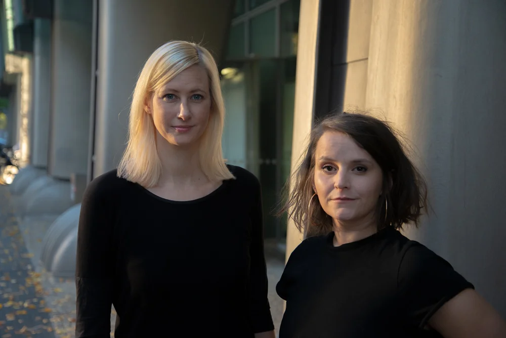 Tina Sauerlaender and Peggy Schoenegge, peer to space. Photo: © Jonas Blume, 2018