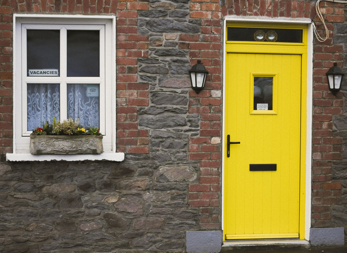 yellowdoor570.JPG