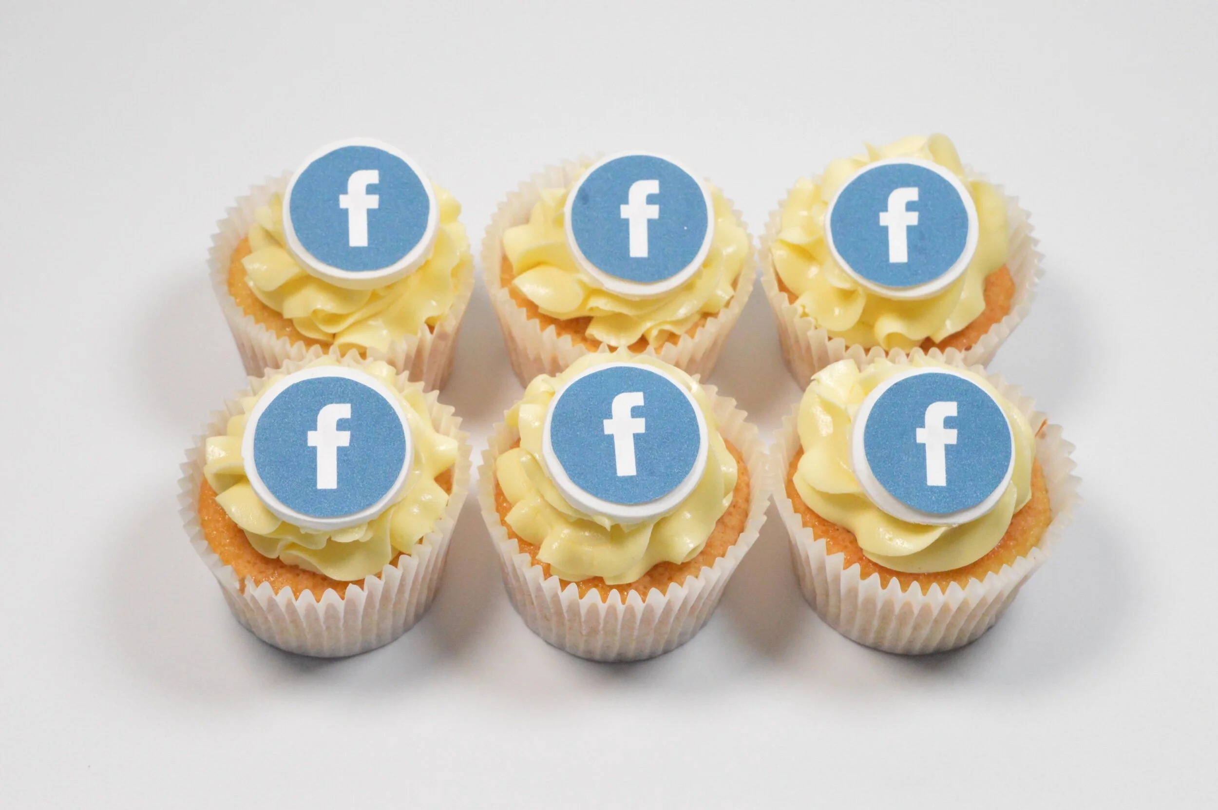 Edible image cupcakes for Facebook
