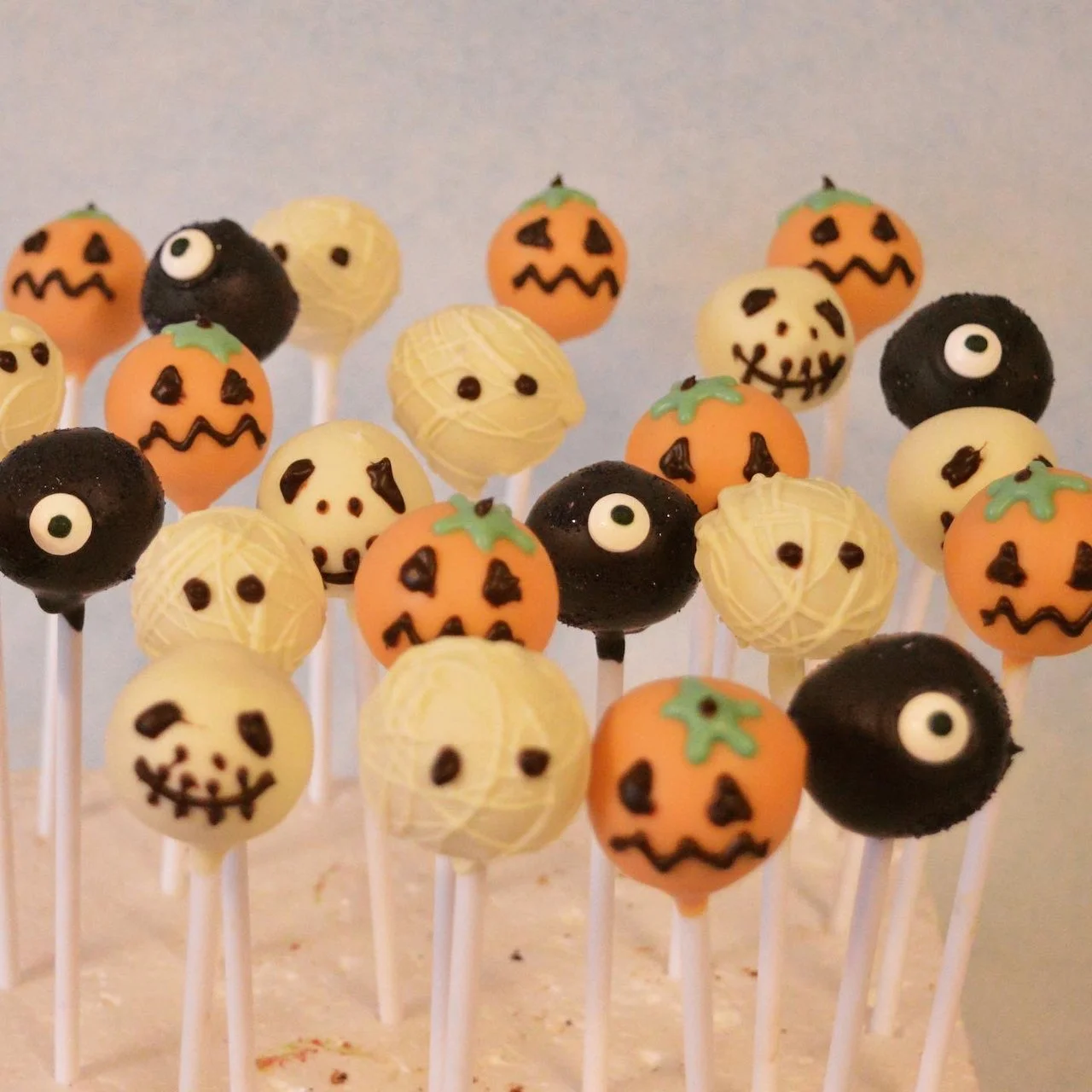 Bespoke halloween cake pops