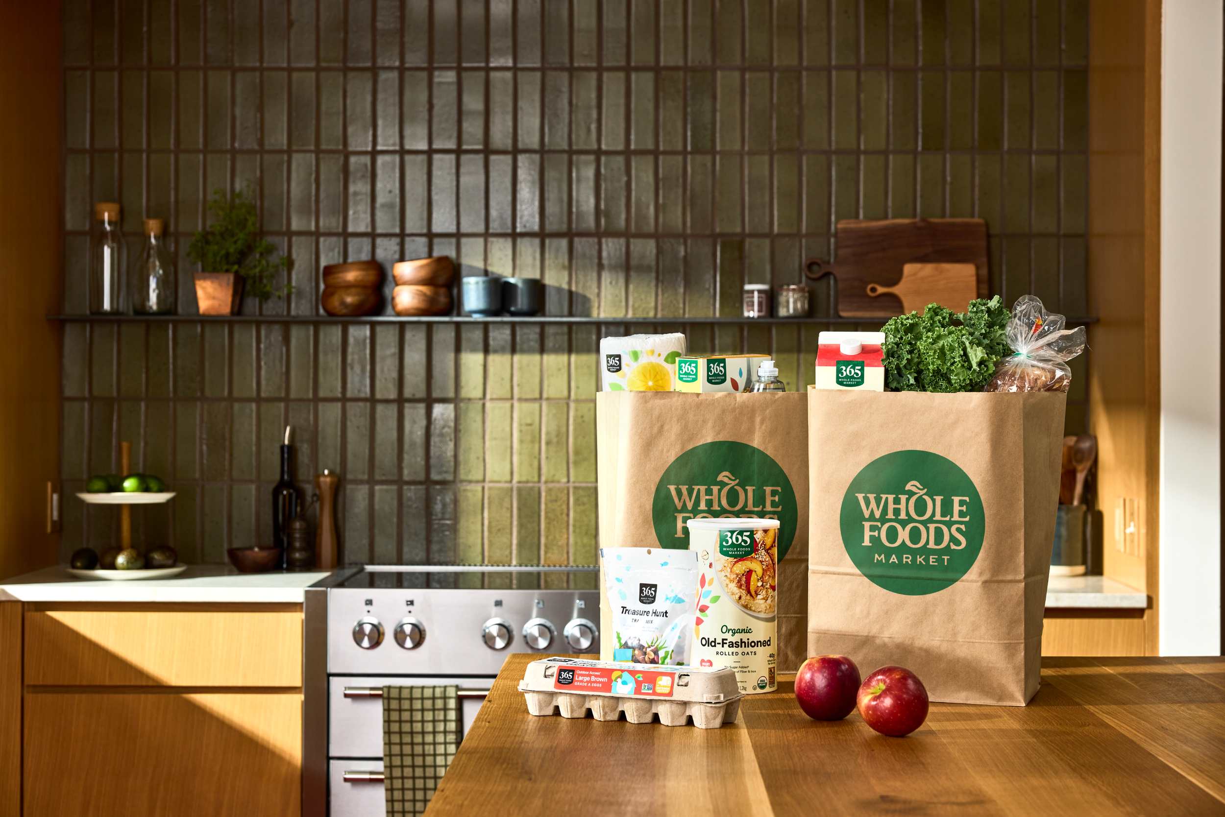 2024_CEN_WFMOA_Evergreen_Kitchen_Grocery_Delivery_0161-FOCUS-STACK.png