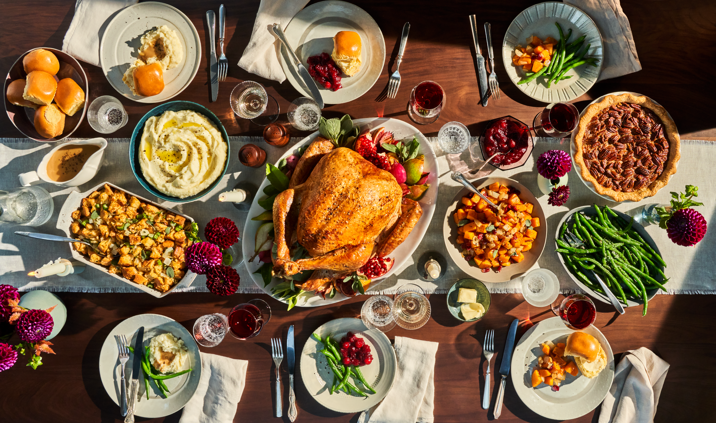 2024_WFM-CEN_Holiday_CateringMenu_Turkey_Tablescape.png