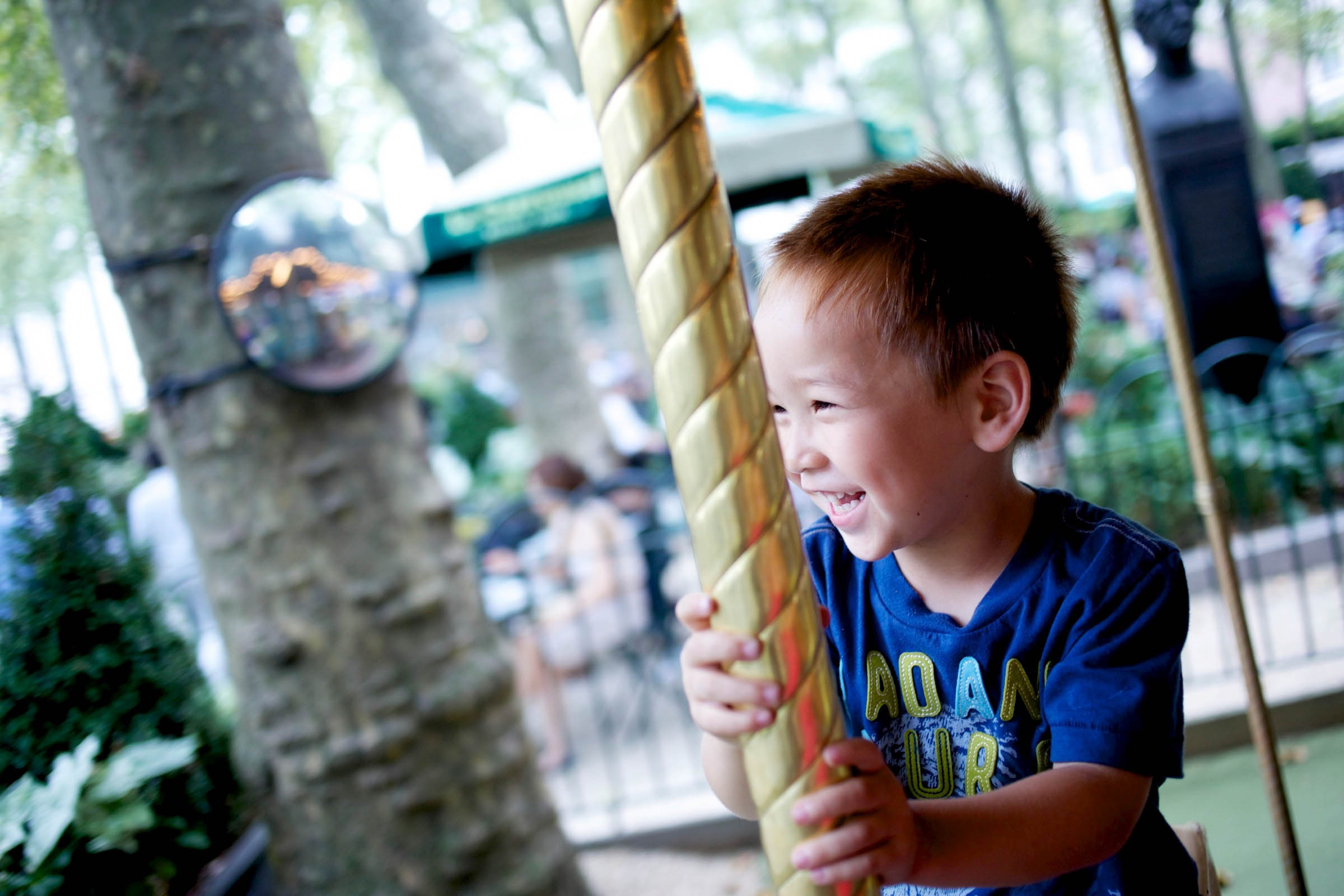On the carousel the effect is similar to window light.