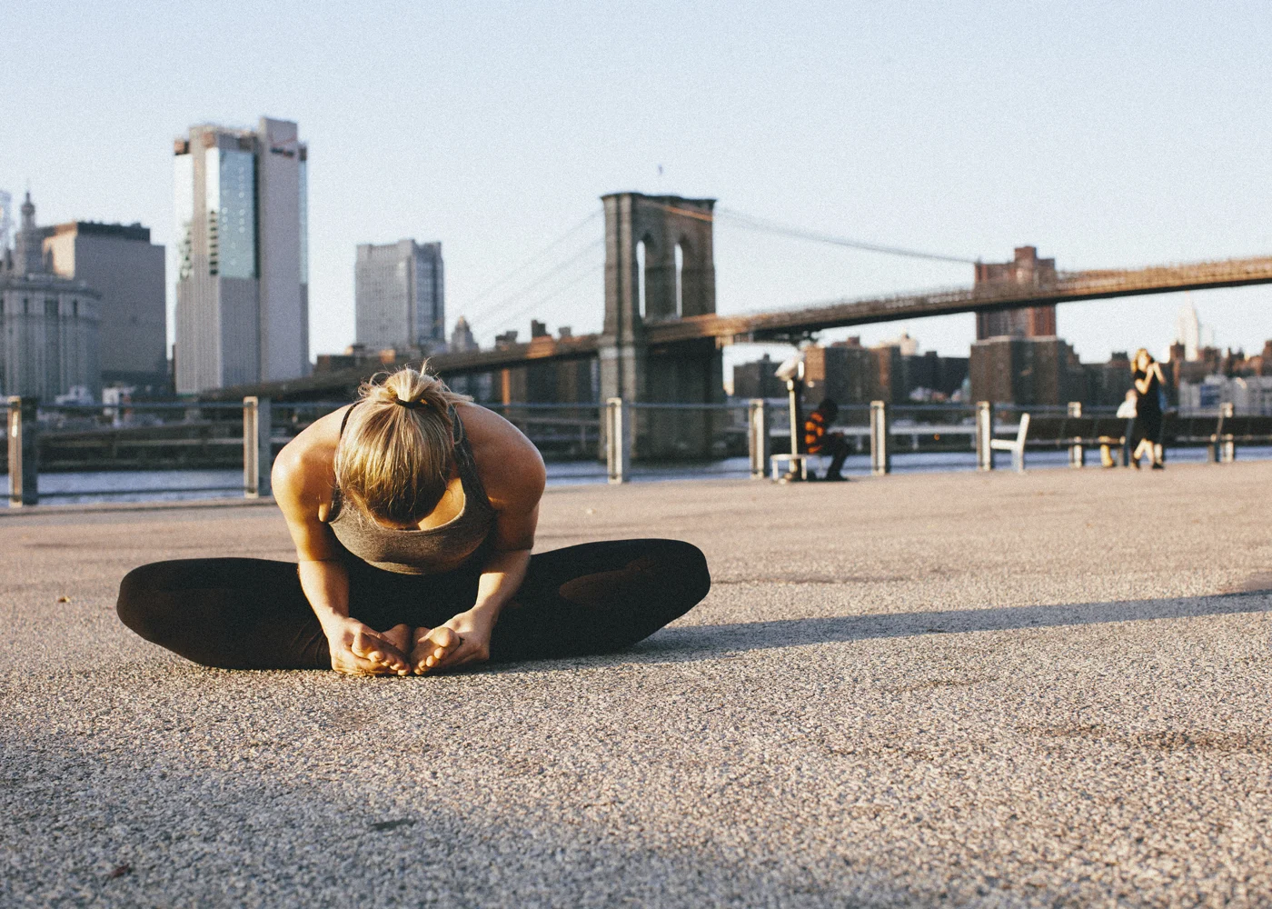 Hipster Yoga: 20 minute hip opening yoga video