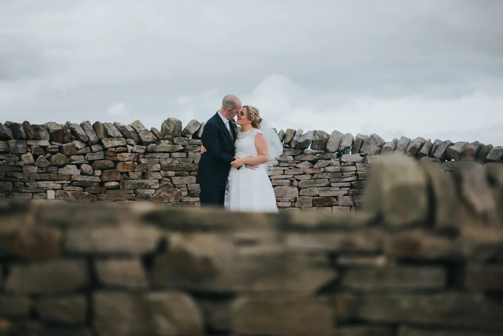 Relaxed natural wedding photos