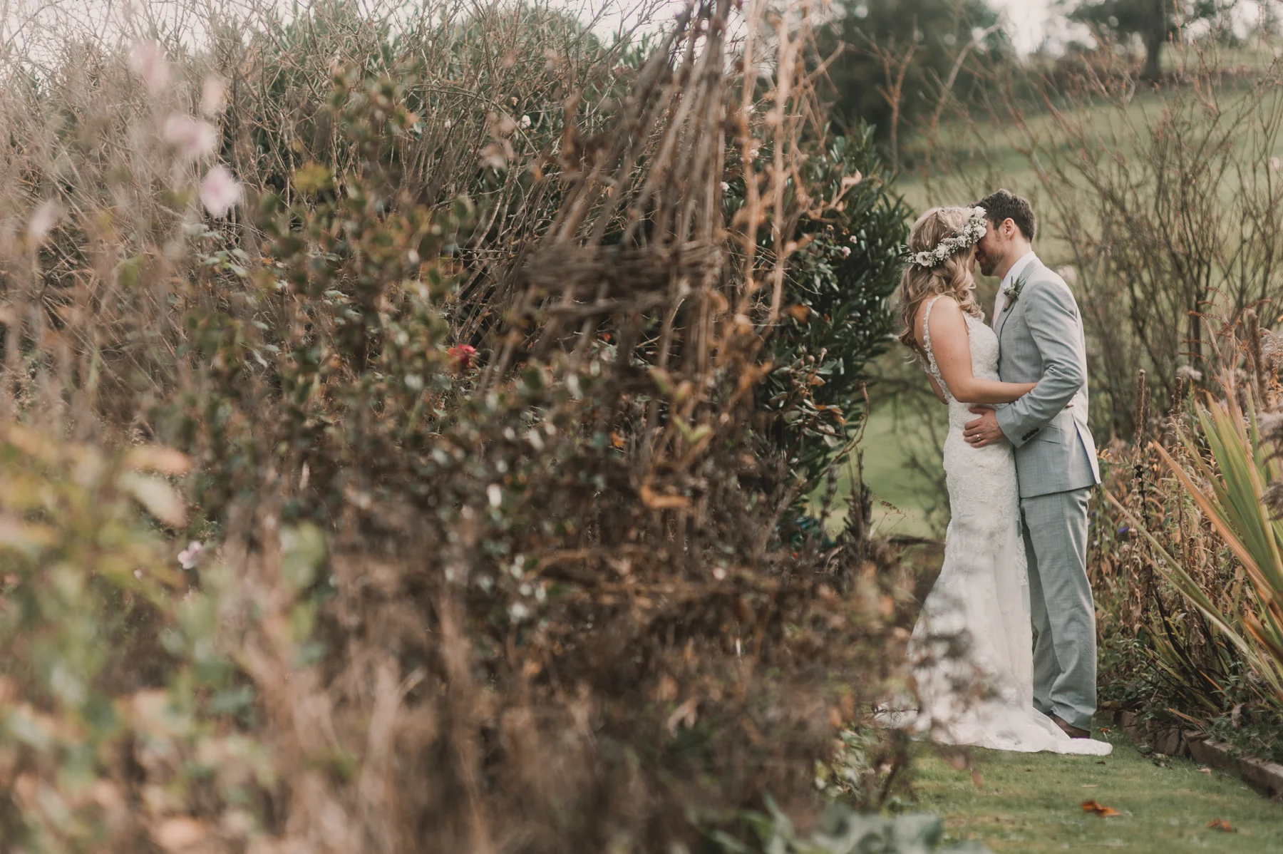 Herefordshire-barn-wedding-highlights-093.jpg