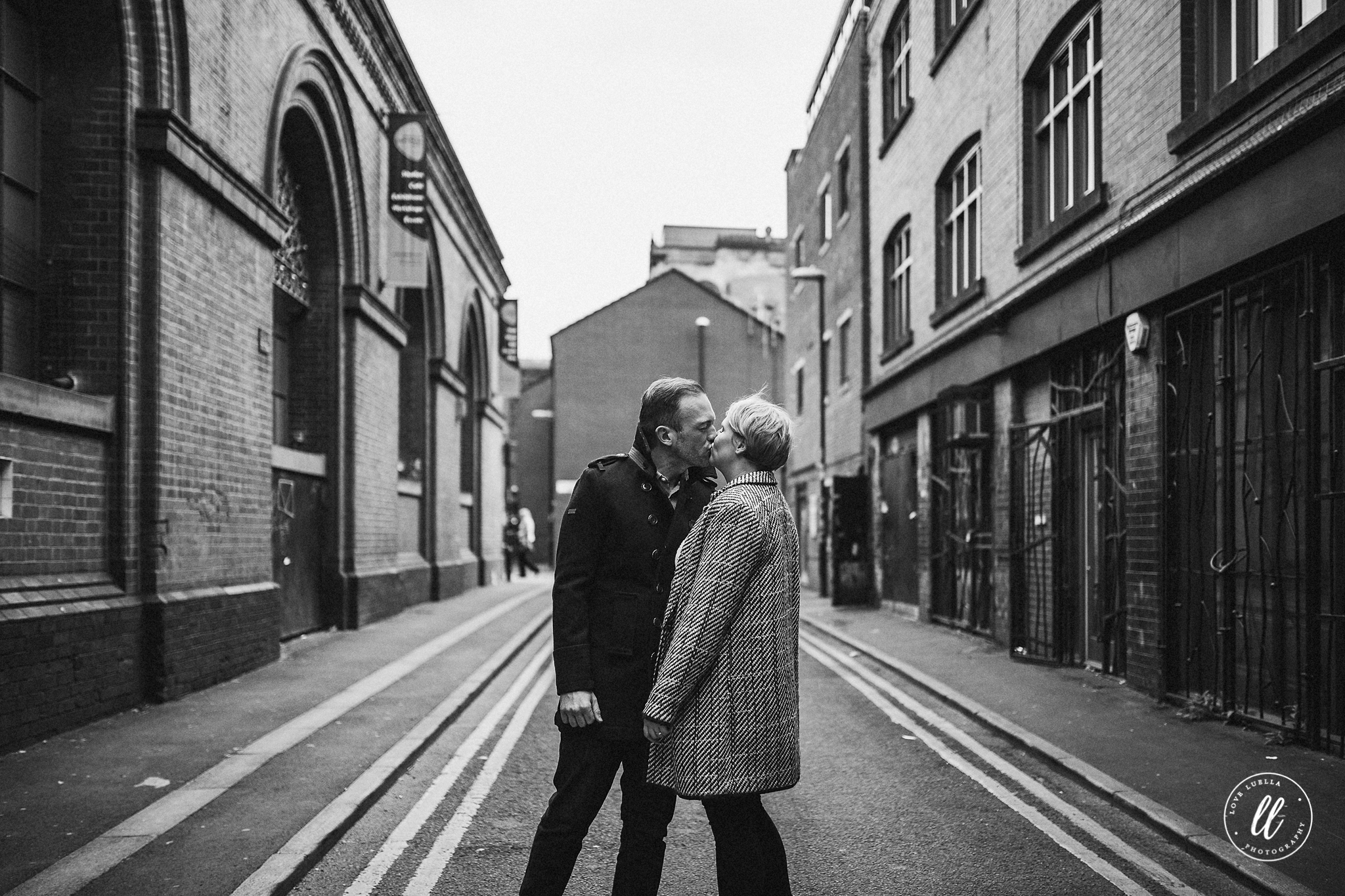 manchester couple-street photography