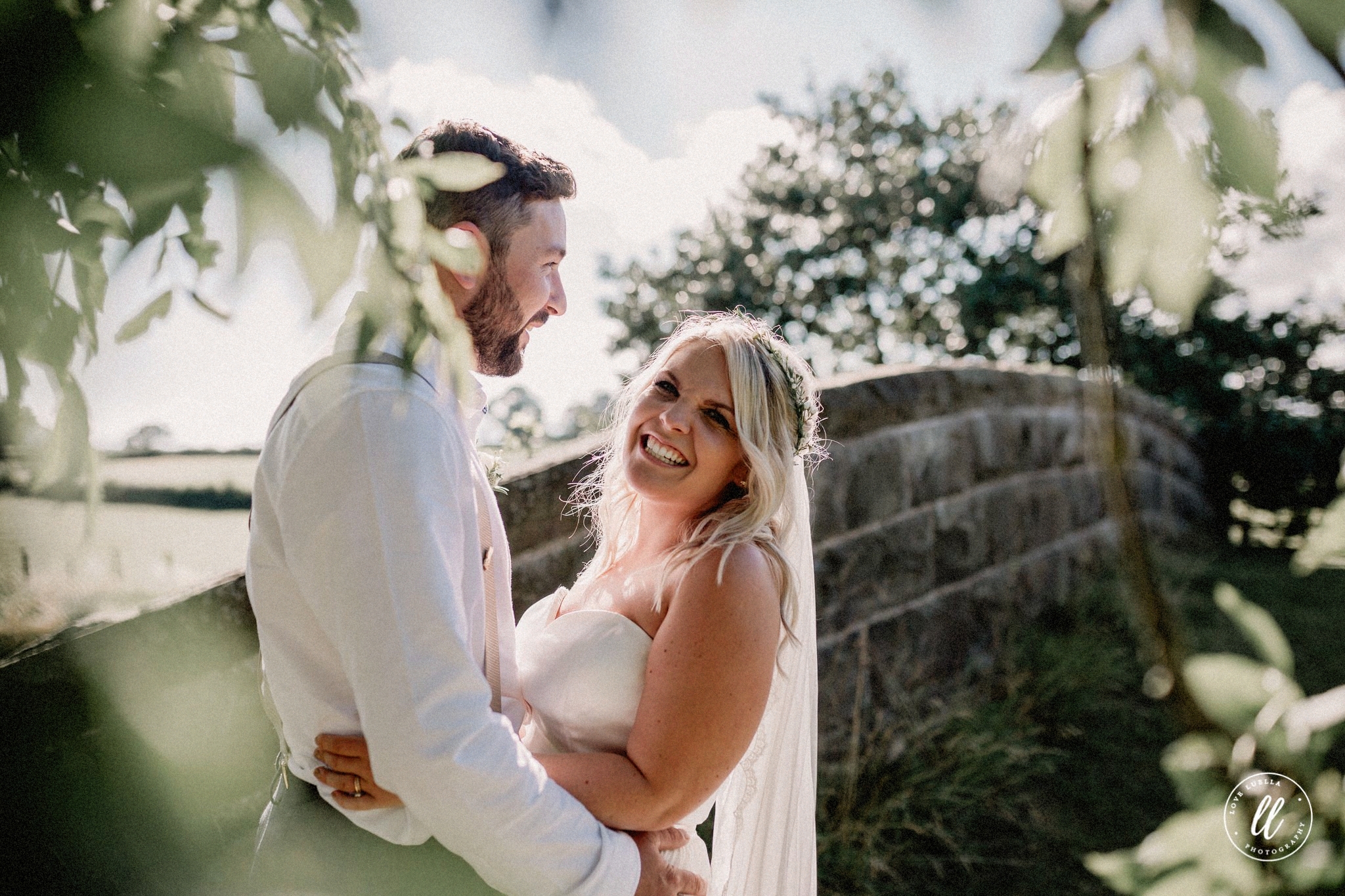 Relaxed Wedding Photography In Tower Hill Barns Wales