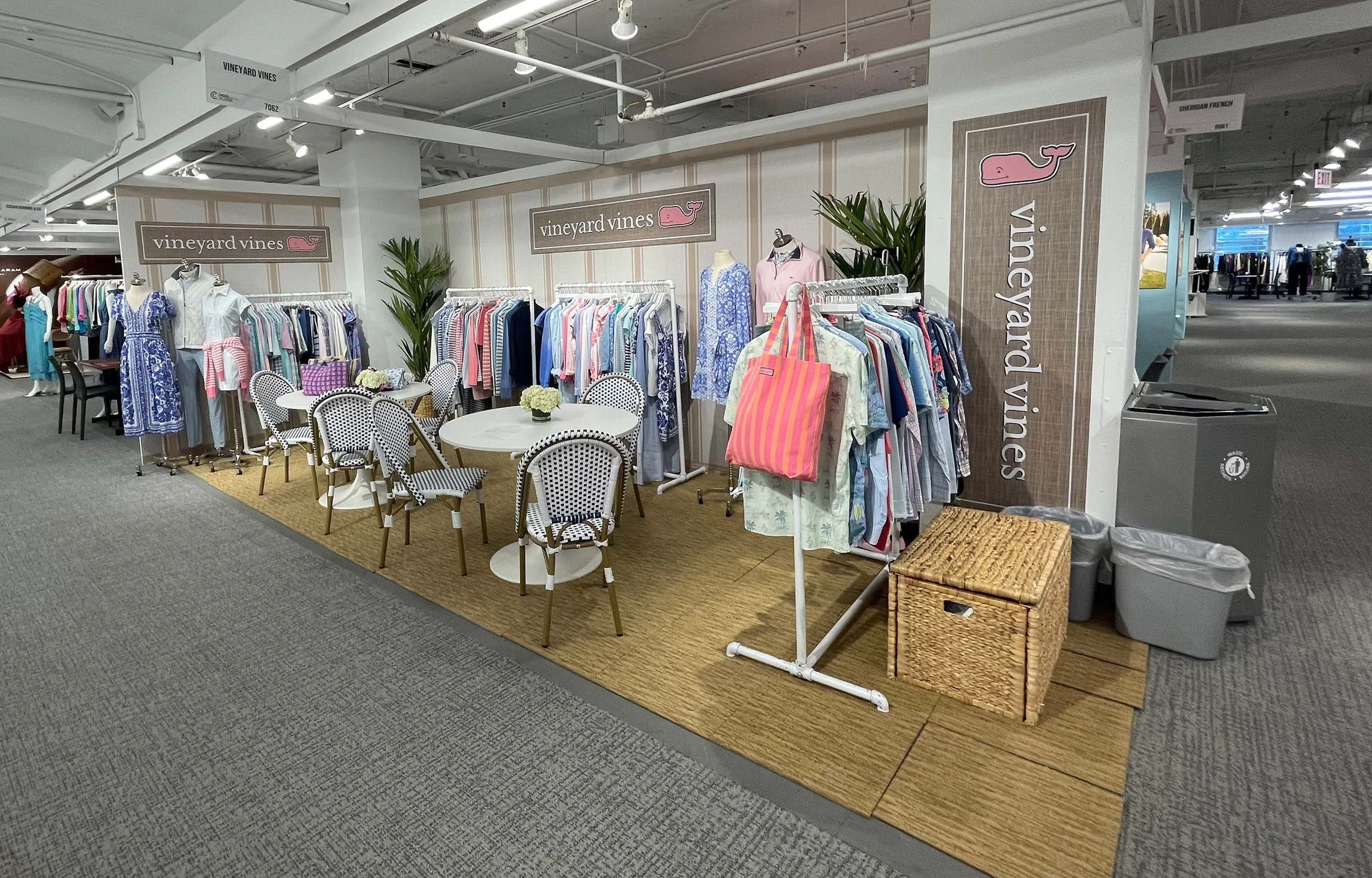 Sticker Vineyard Vines.jpg