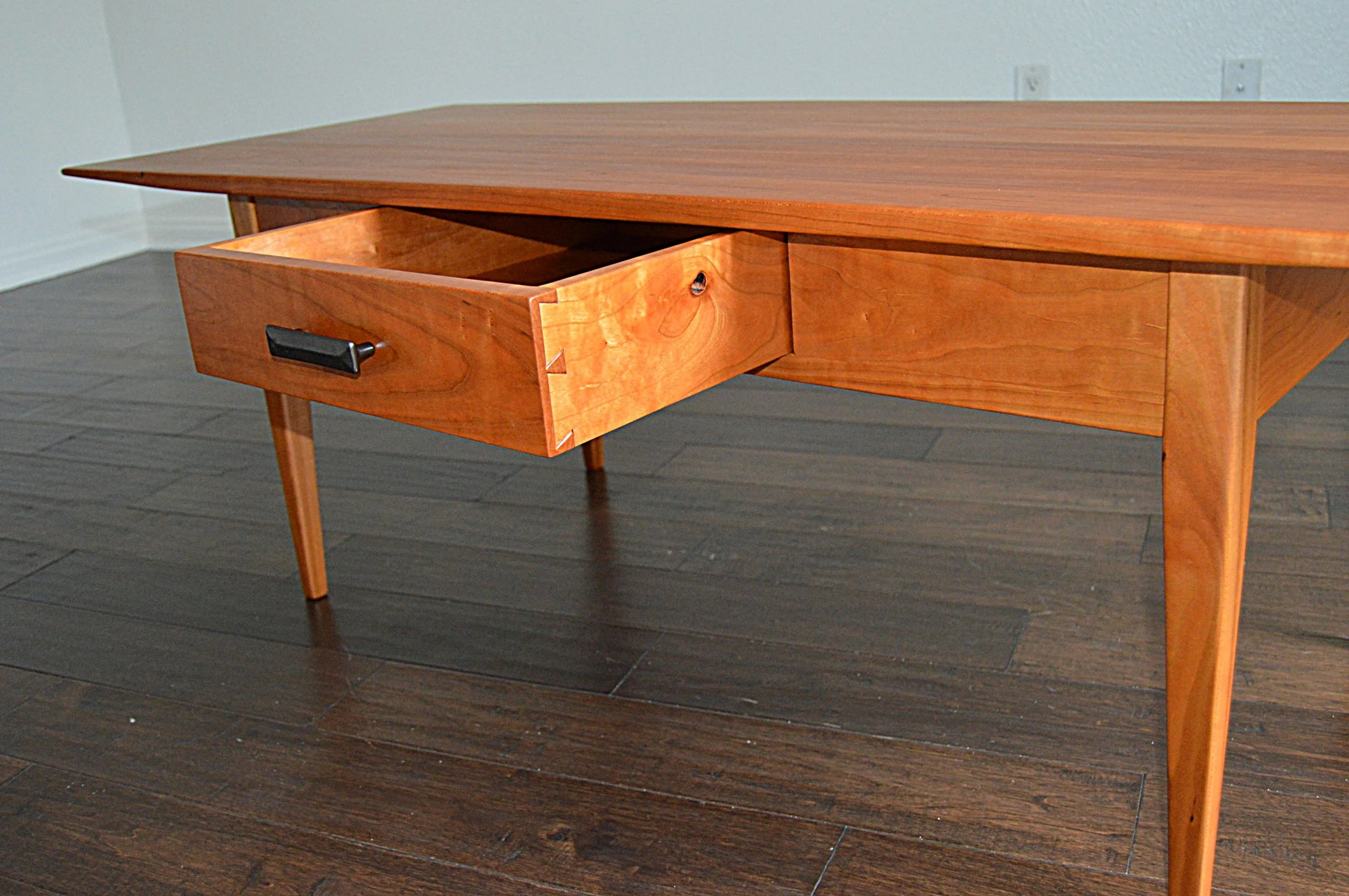  Hand-Cut / Half-Blind Dovetails