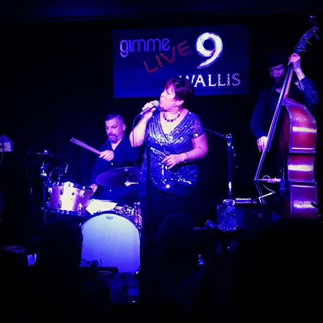 Diane Blue at 9 Wallis in Beverly MA!
#blues #bluesmusic #nebr #newenglandbluesreview #music #guitar #bluesrock #rocknroll #rockandroll #drums #drummer #guitars #guitarist #instagood #rock #nebluesreview #contentcreator #bass #bassplayer #livemusic #liveblues #liveband #dianeblue #9wallis