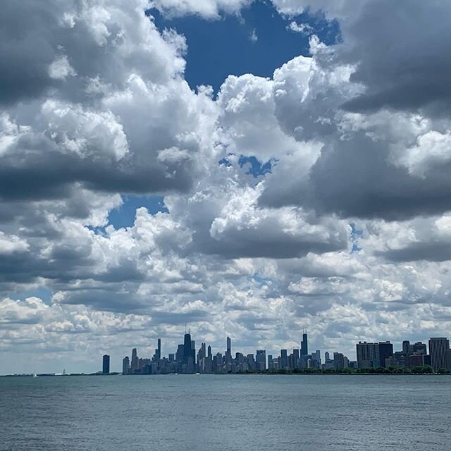 Amazing clouds today over the lake and skyline #chicagolakefront #chicagoskyline #lakemichigan #cityscape #clouds #nature #bikeride