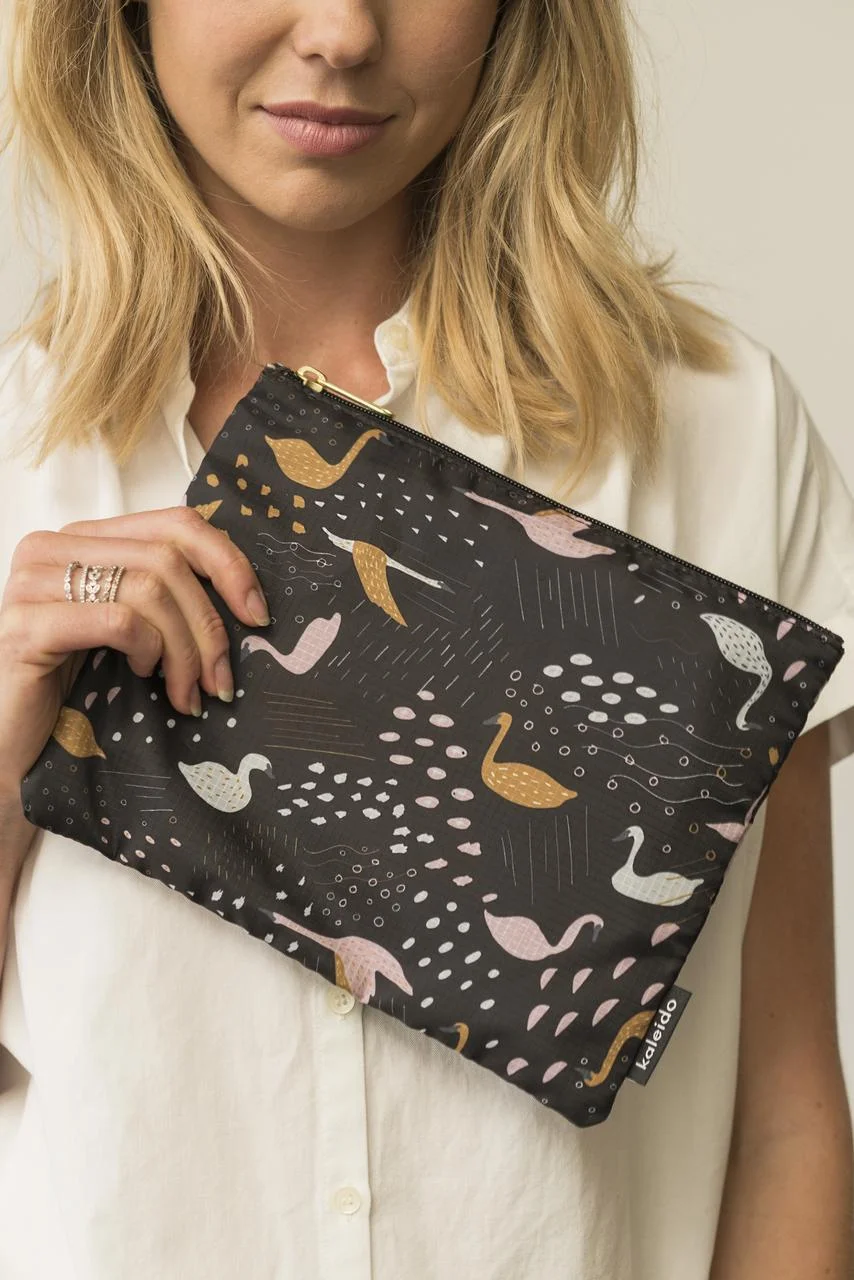 Pouch_Swans_5.jpg