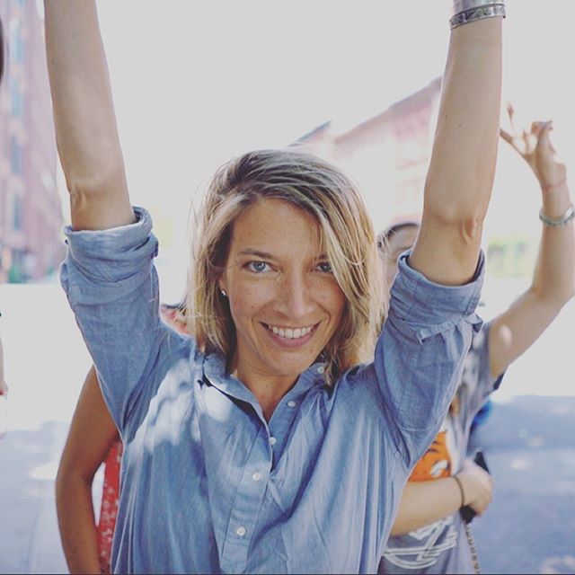 Sunshine + smiles + simplicity = #saturdaygratitude ☀️. It&rsquo;s nice to just smile and celebrate the little things 🙏🏼 #summersaturday #gratitude #sunshine #smiles #simplicity #raiseyourhandsintheair #becauseitfeelsgood 📸: @davidrasura