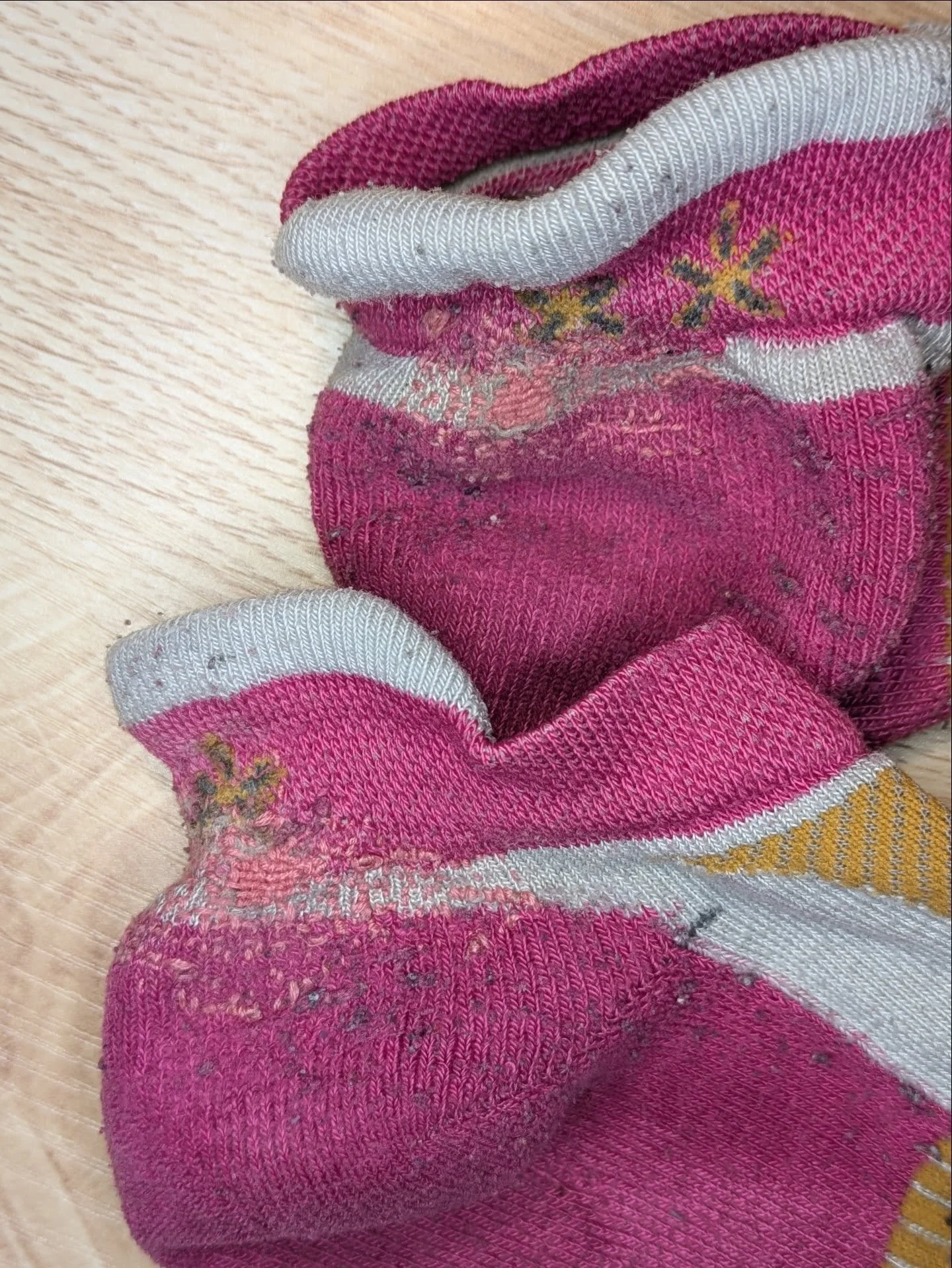 🪡 100 Days of Mending: Day 57: darning the heels of a pair of pink socks

Learn to darn with me at my upcoming darning for knits workshop at @dovetailbrewery with @cogcycles! October 21, 6:30-8:30. Tickets in bio!

ID 1: A close up picture of 2 darn