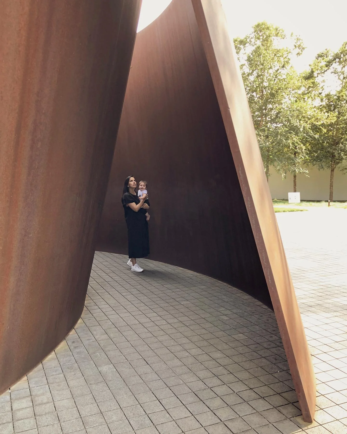 To have experienced pure joy amidst so much loss, anxiety and despair...
&bull;
El haber experimentado pura felicidad entre tanta pérdida, ansiedad y desesperación ...