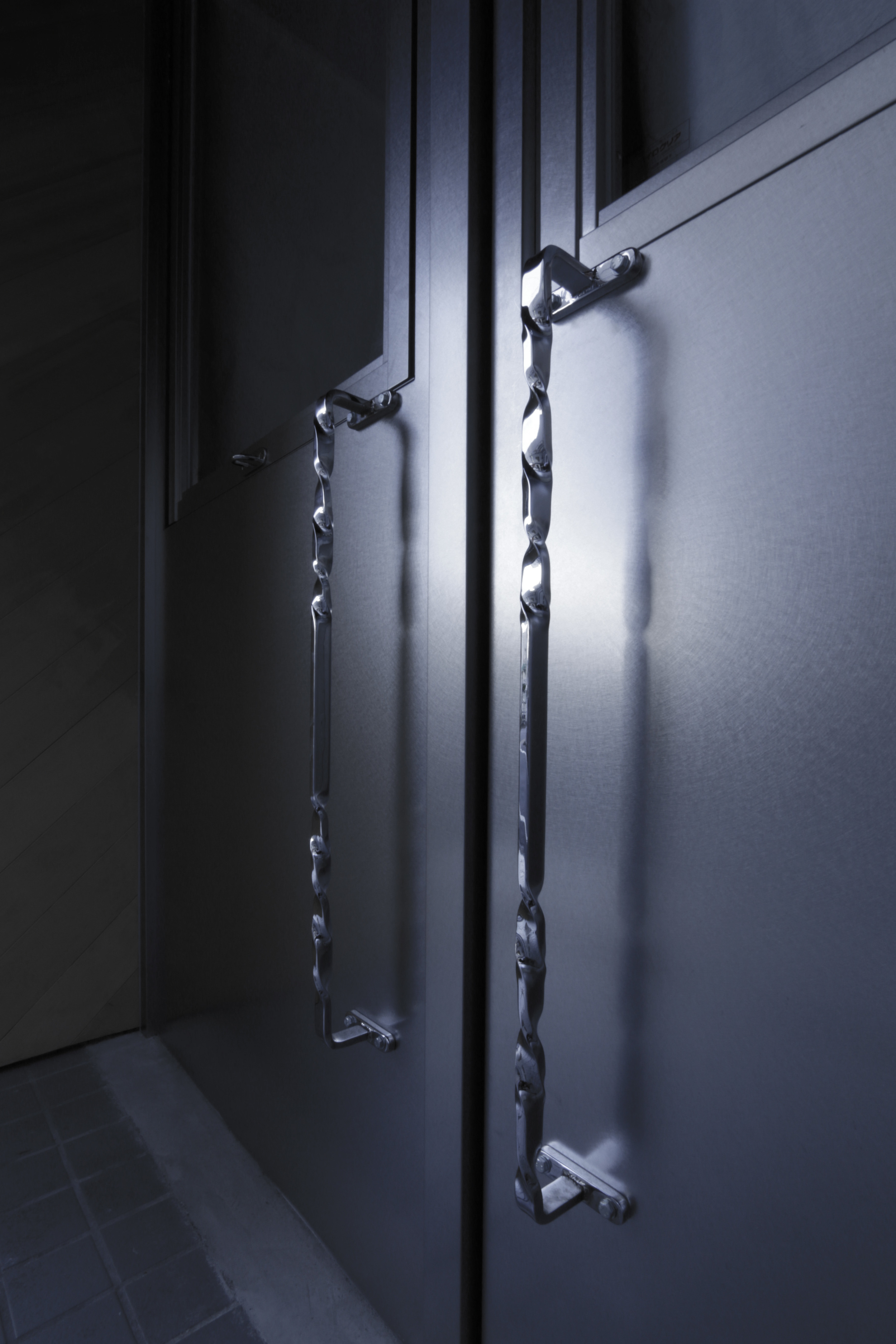 HANDLE1.jpg