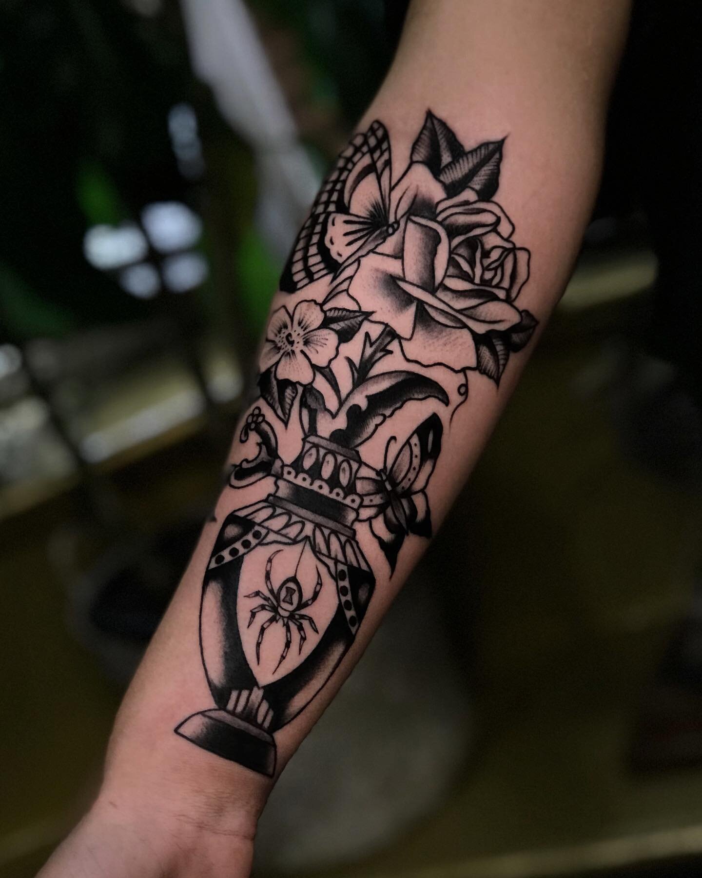 Illustrative Black and Gray Neotraditional Animal tattoo by Orlando  Tattoo Artist  Chris X Edge