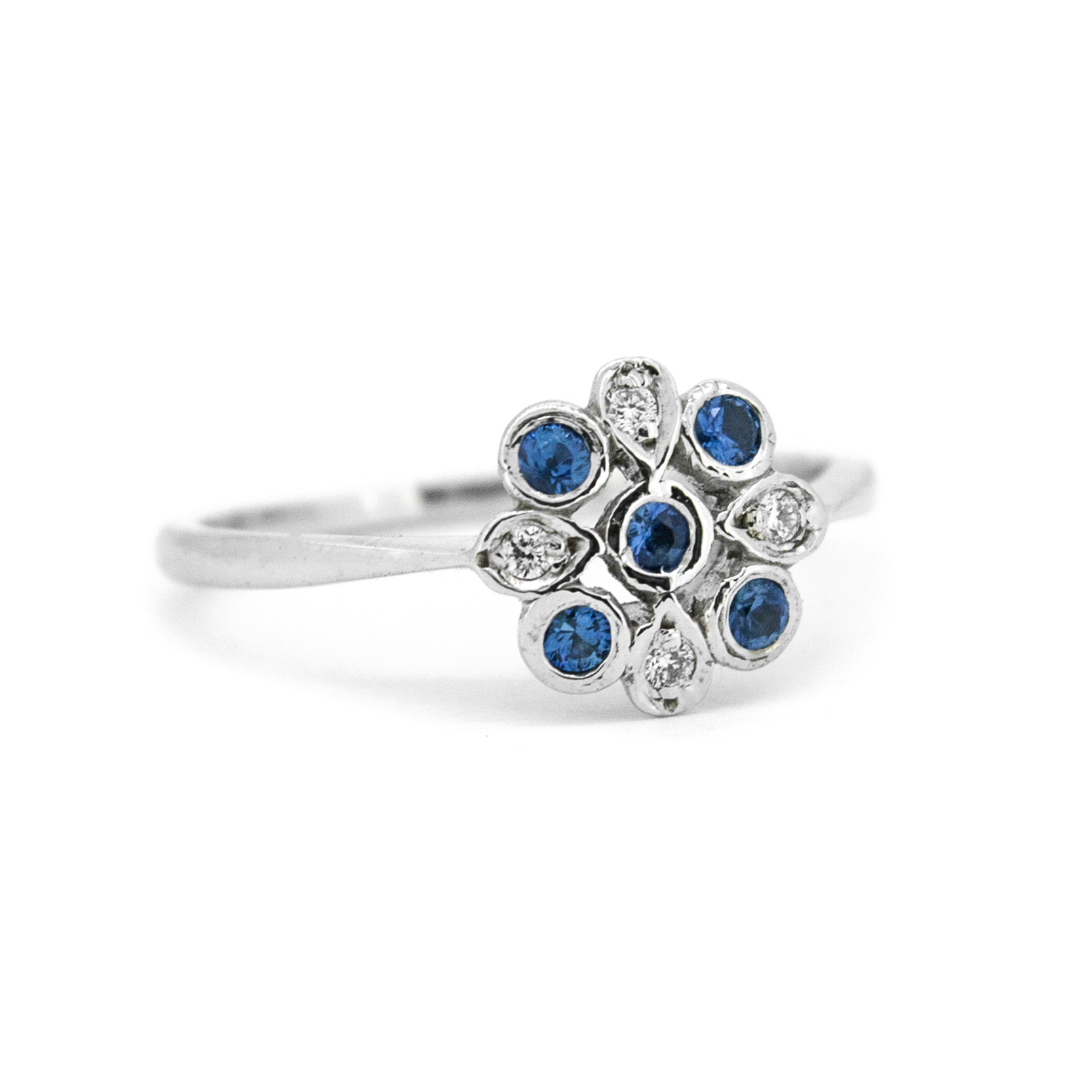 Sapph-Dia-Daisy-Ring-1.png