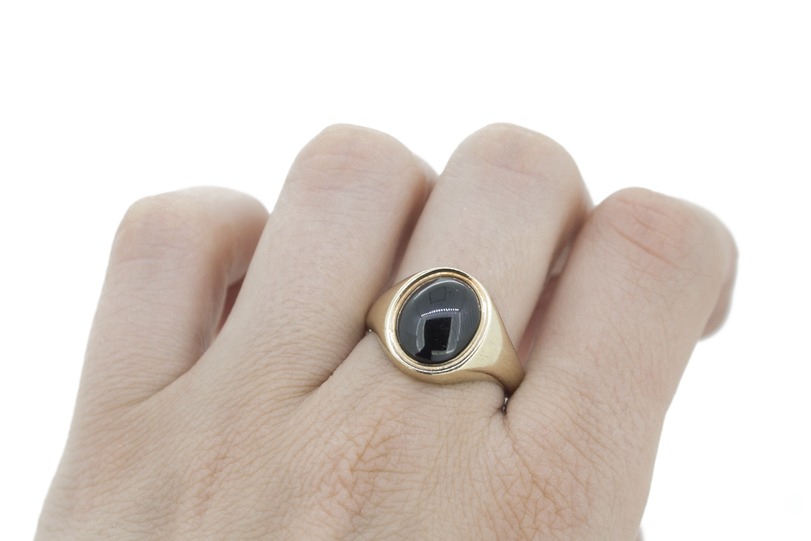 Garnet-Cab-Signet-Ring-4.png