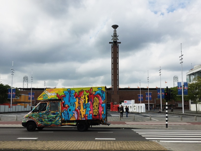 I live close by the Olympic Stadium and on this day, there happens to be a very cool looking truck passing by.