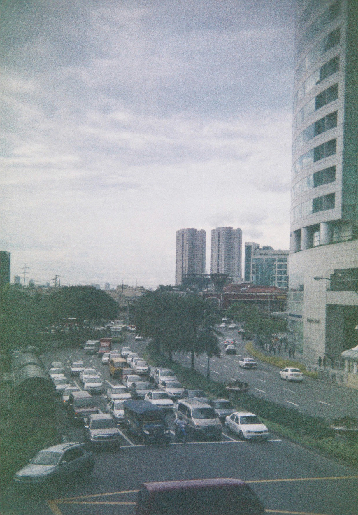 It's probably why I took a photo of Ayala Avenue from my former office building.