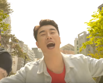 WATCH: SAN E LOOKS FLY IN 'LIKE AN AIRPLANE' MUSIC VIDEO; GETS HIS NOTORIOUS B.I.G. ON