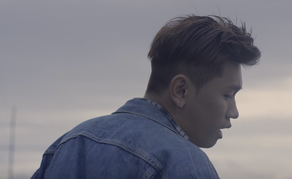 KOREA: CRUSH (크러쉬) DON'T WANNA 'FALL' IN LOVE IN 어떻게 지내 MV