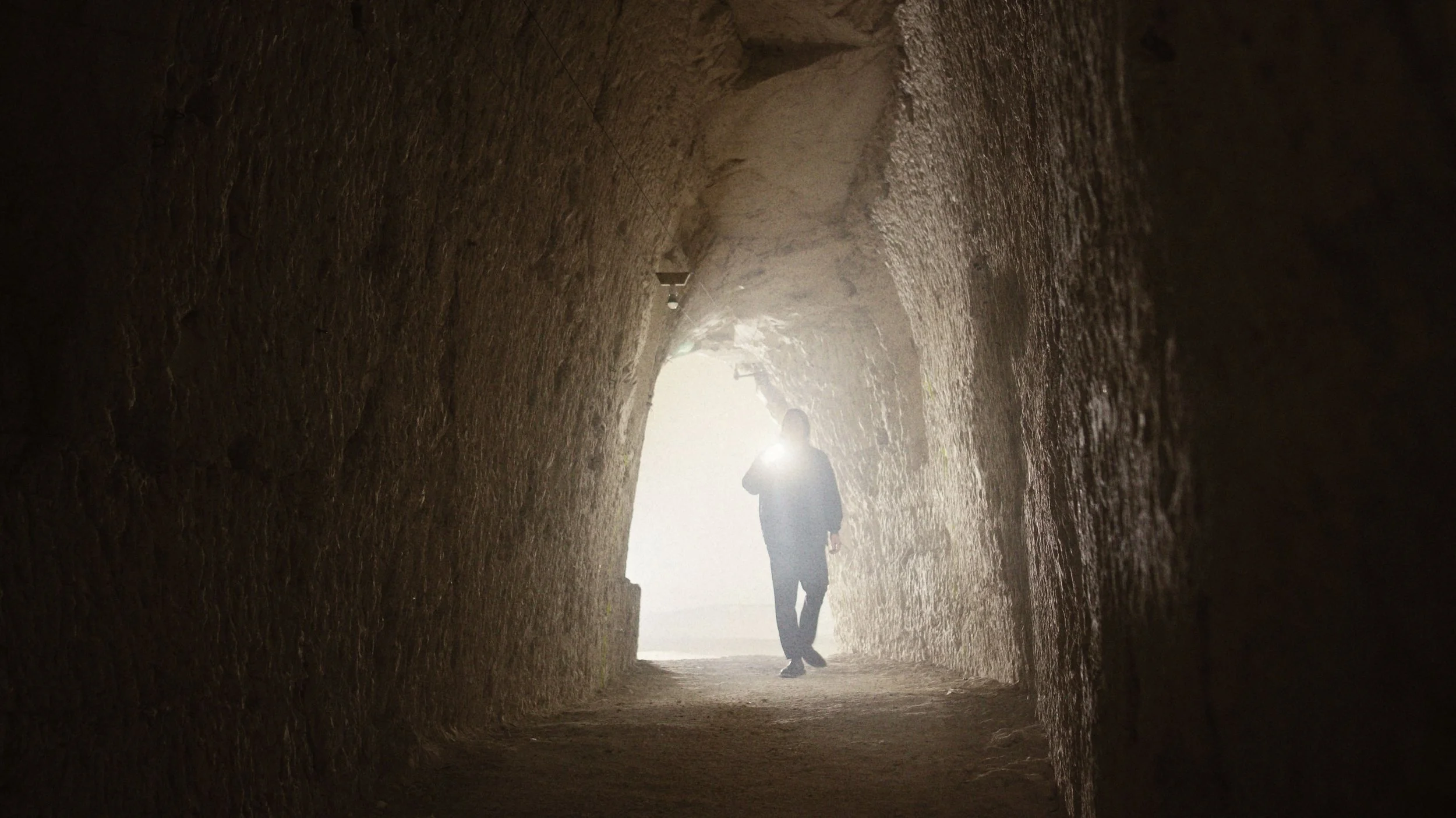 JULIAN CHARRIERE 3.jpg