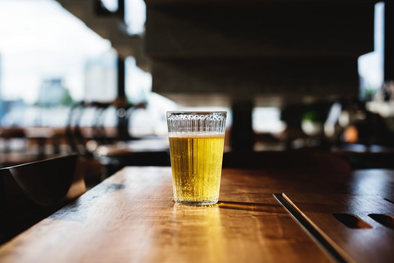 alcohol-background-bar-745410.jpg
