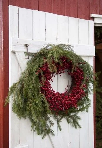 Wreath red berries.jpg