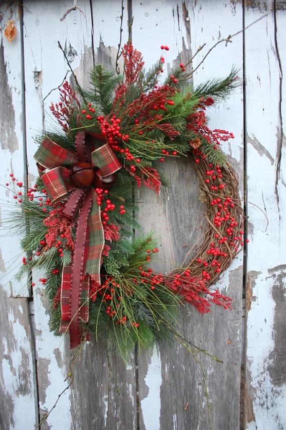 Wreath red rustic.jpg