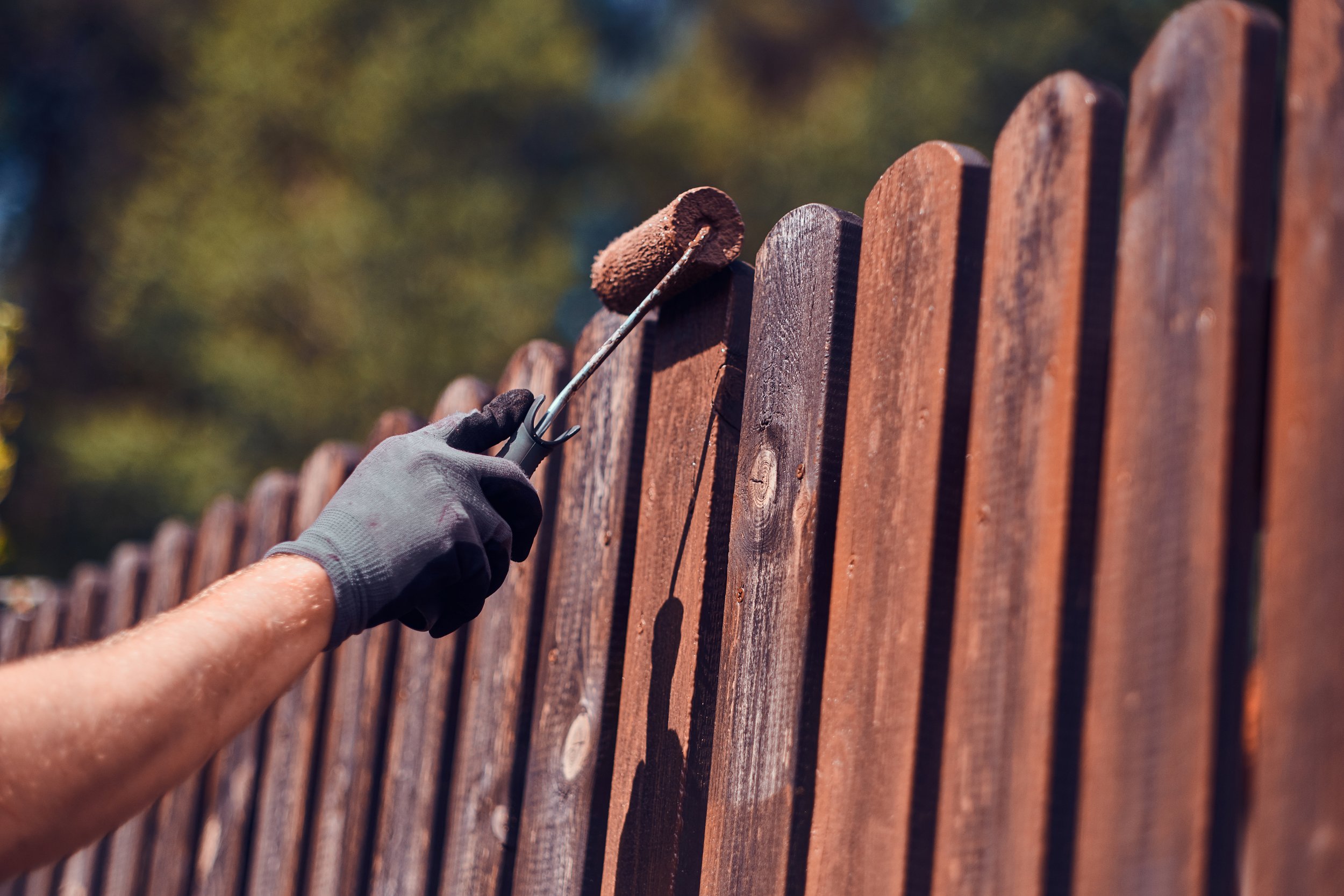 How to Preserve a Wood Fence: Easy Steps for Lasting Protection