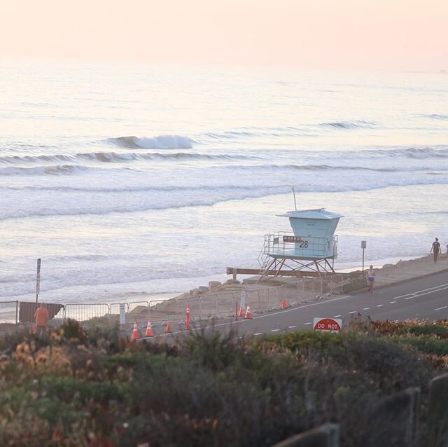 An evening view of the 101 near where I live. It&rsquo;s one of my favorite sections of the 101 that runs through Carlsbad.
#waterhawksurf #101 #northcountysd