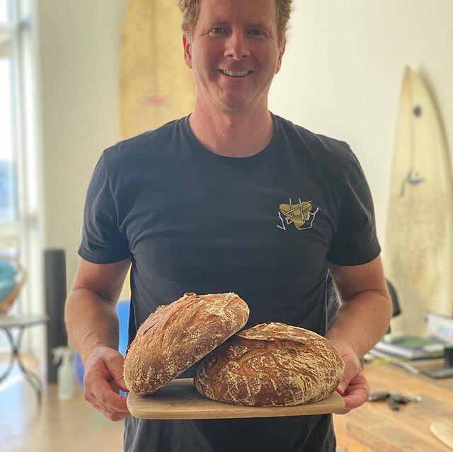 What was supposed to be a compliment to dinner turned out to be dinner. Who would have thought bread-was-what&rsquo;s for dinner🤷&zwj;♂️. The chocolate bread was a last minute creation to use the left over Leavin. This educated guess work of ferment