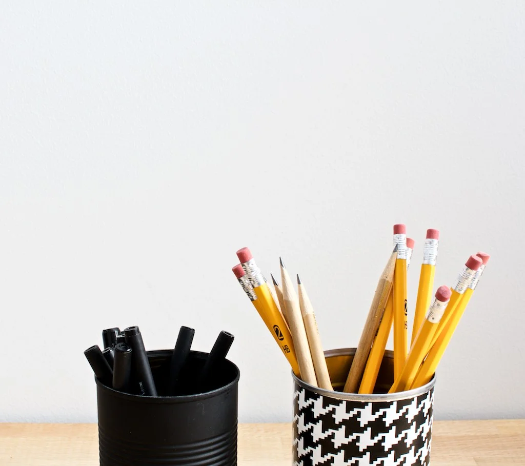 simple and low-cost solution for pens and pencils: up-cycled tin cans