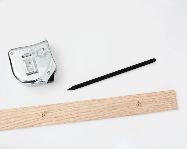 DIY art hanger tutorial