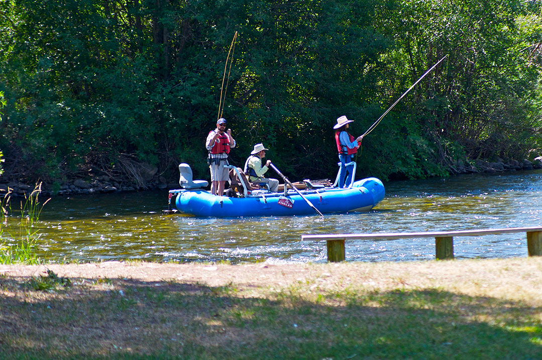 fly-fisihing-raft.jpg