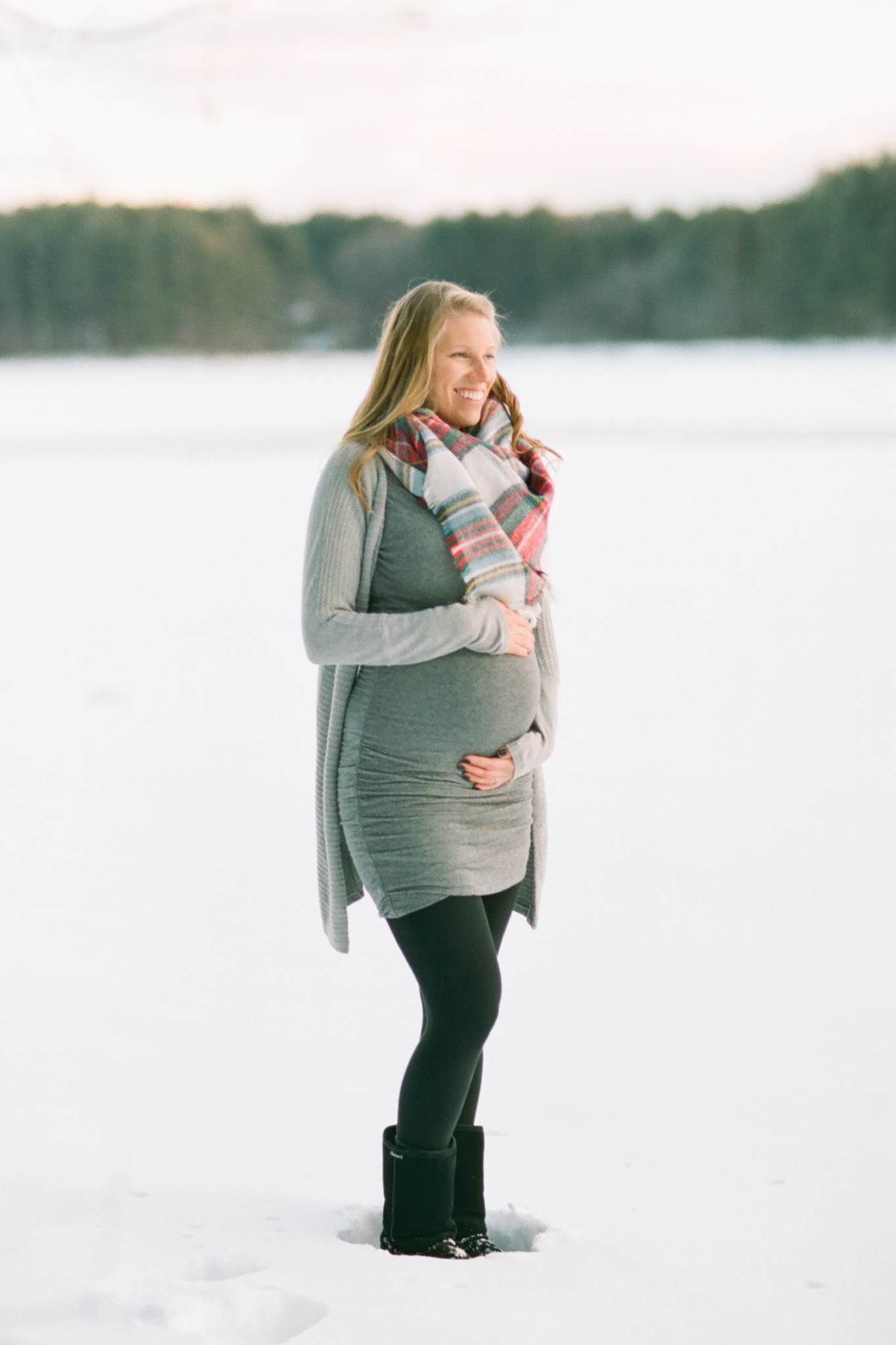 North Shore, Massachusetts maternity session photographed by Deborah Zoe Photography.