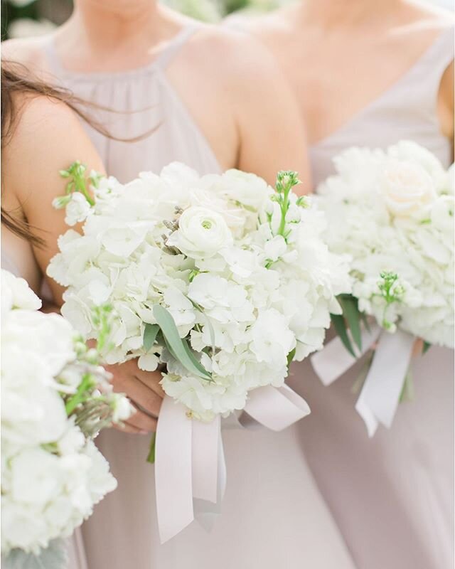 Gorgeous blooms from the talented @botanicawedding for Alli &amp; Brendan&rsquo;s chic preppy wedding in historic Newport.