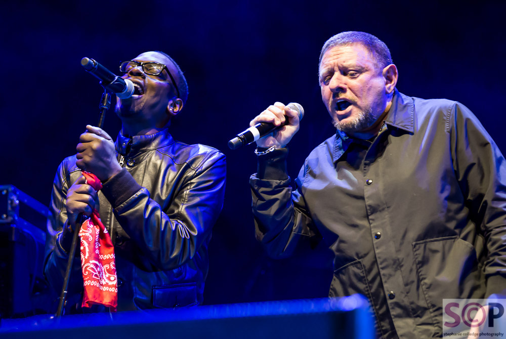 black grape on stage at arena birmingham