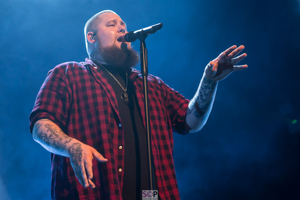 rag n bone man on stage birmingham