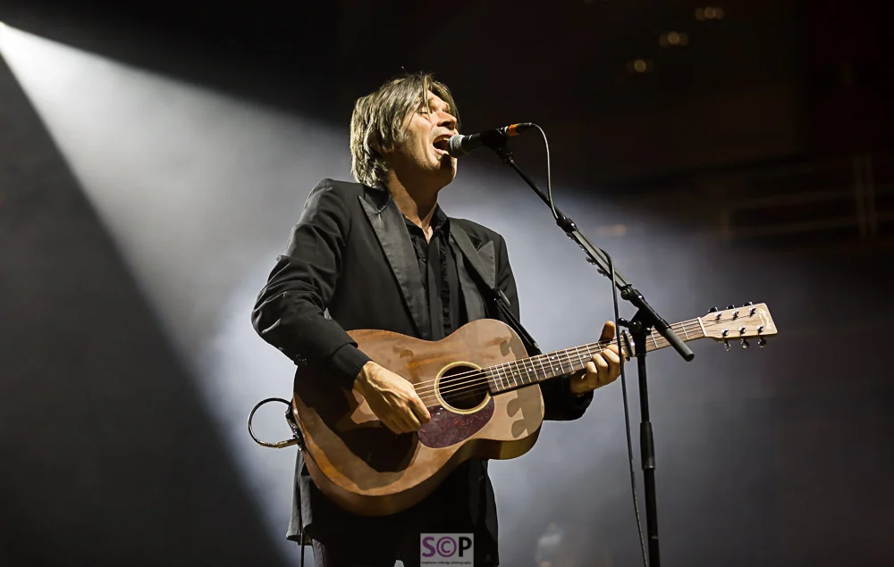 justin currie of del amitri on stage in birmingham stephanie colledge photography.jpg