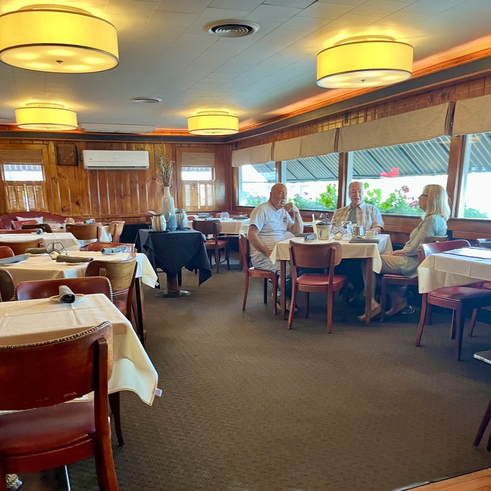 Red's Seafood Restaurant Route 9W Coxsackie Seafood in the Catskills and Hudson Valley