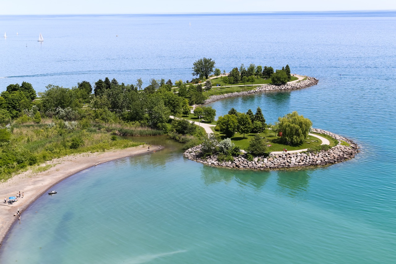BLUFFERS PARK AT THE SCARBOROUGH BLUFFS Photo Credit: licensed through shutterstock.com