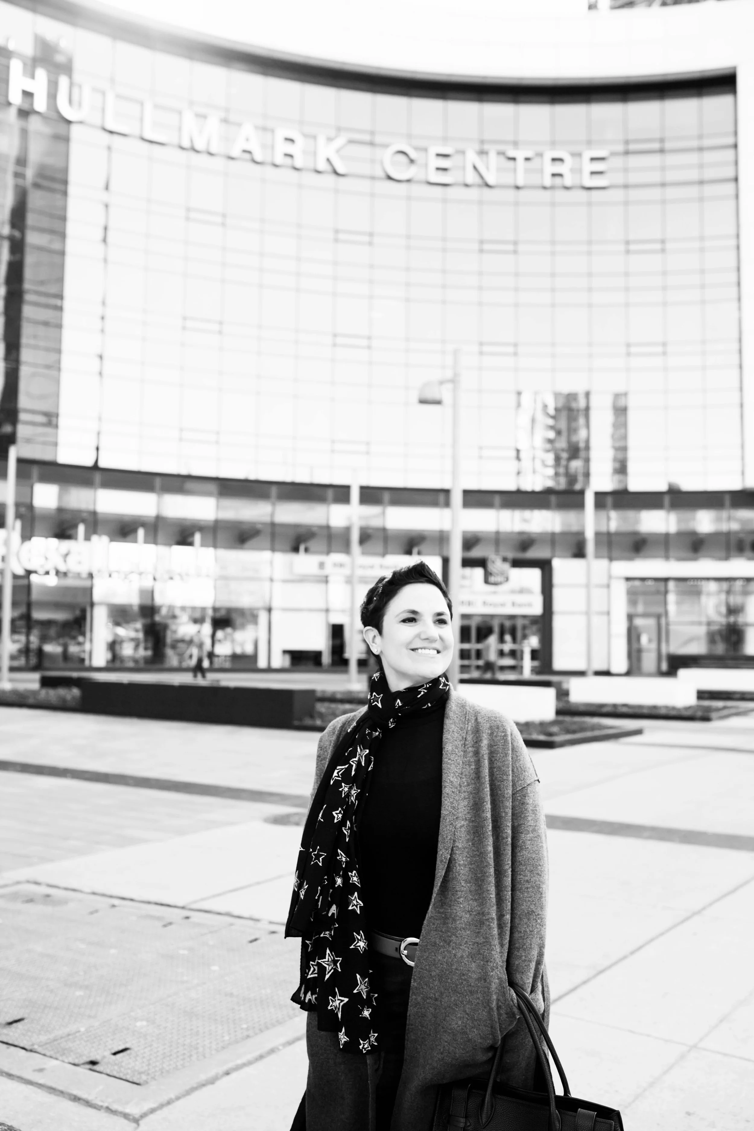 Katia_in_toronto_AROUNDoffice_edited12.jpg