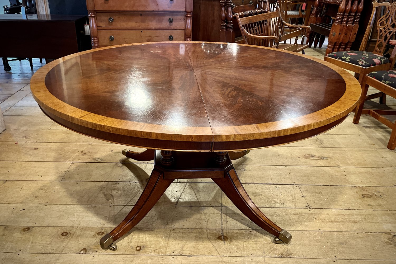 round wood dining tables