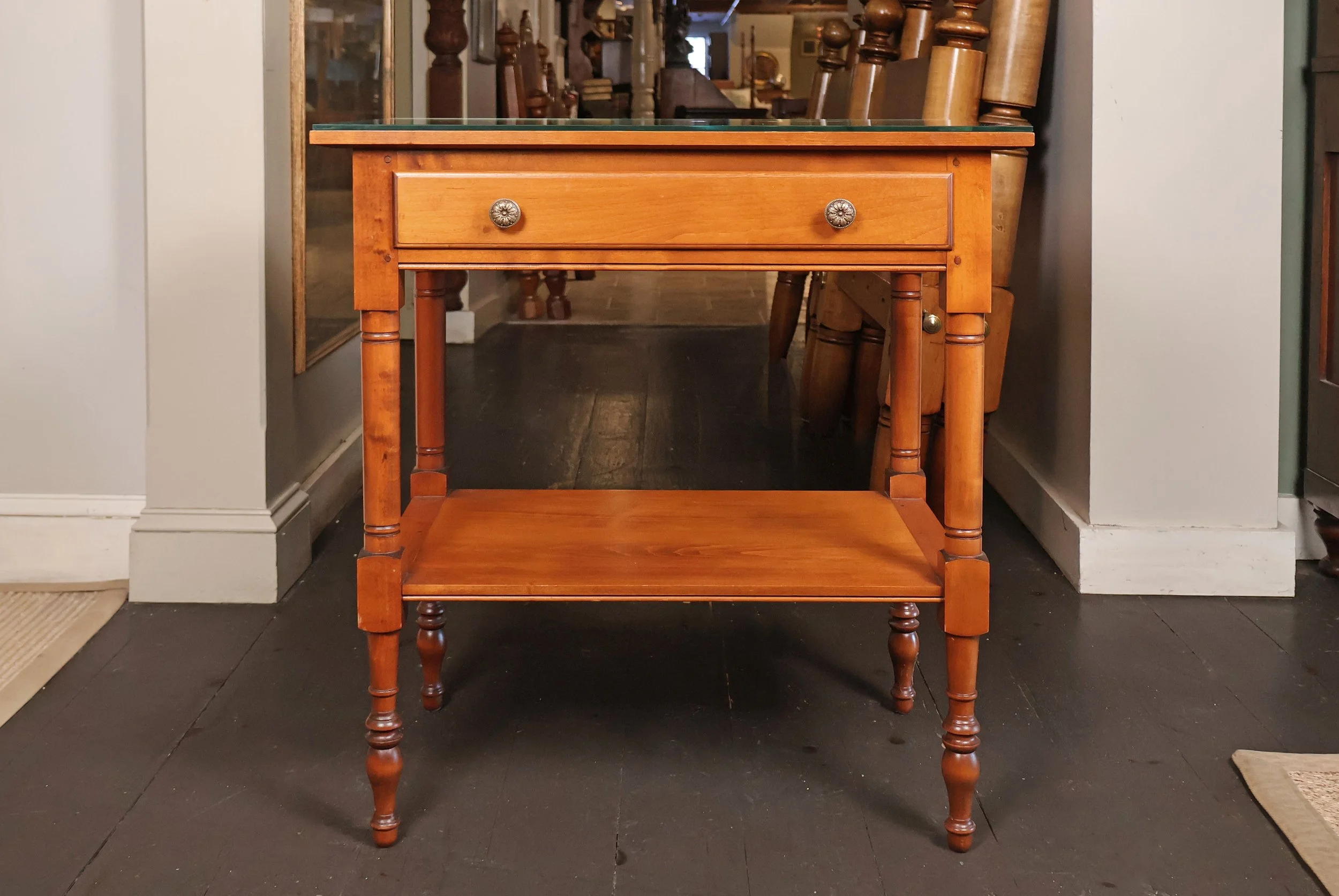 Sheraton Style One Drawer Stand with Lower Shelf in Maple, Glass Top</p> SKU: SA090325C<p> </p><p>